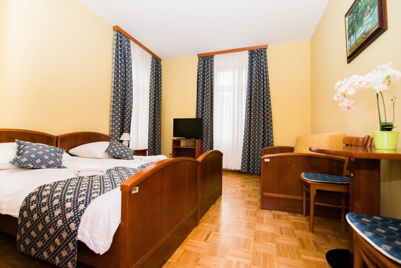 Garni Hotel Vila Ana Rogaska Slatina Bagian luar foto